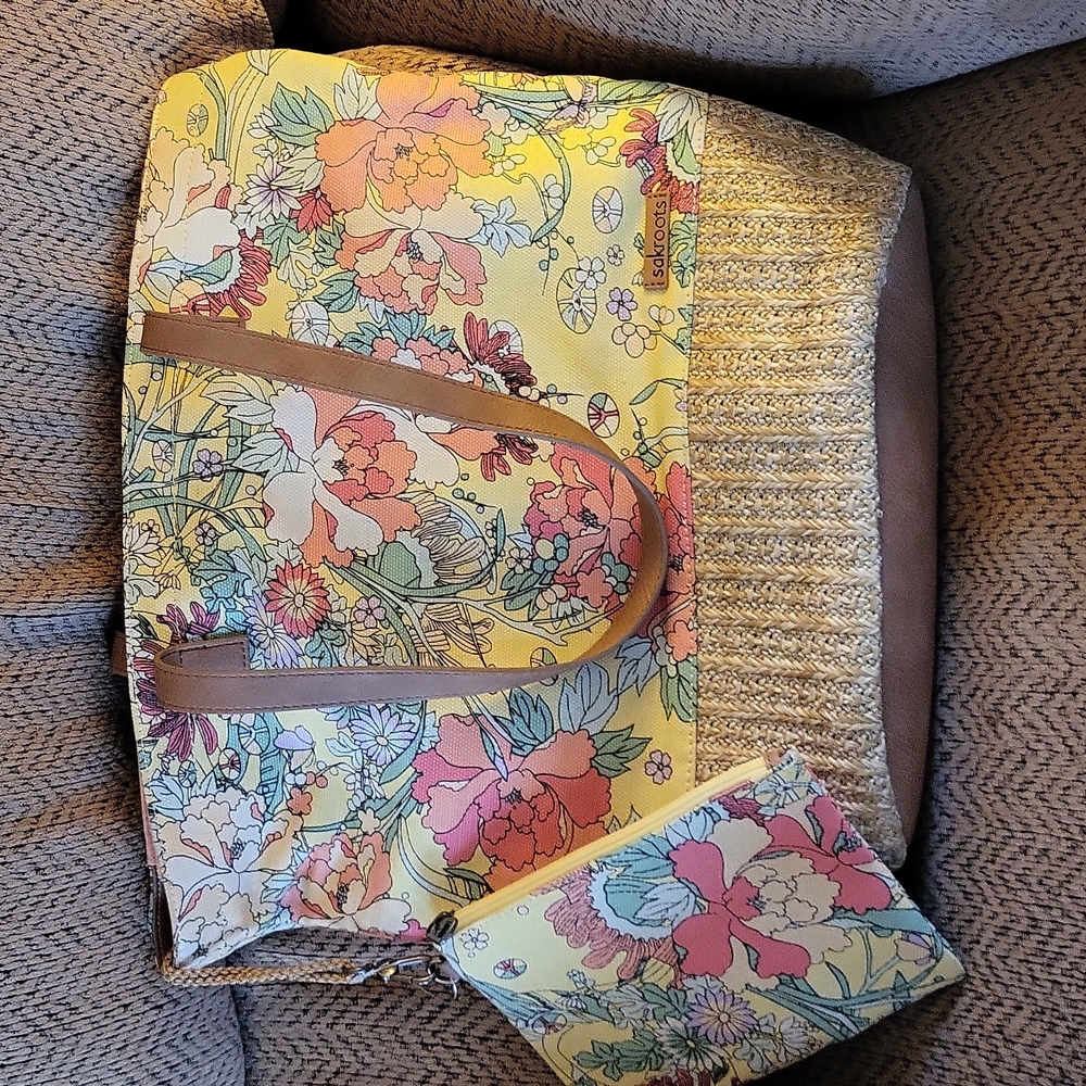 NWOT Sakroots large yellow floral tote w/ straw bottom and bonus clutch